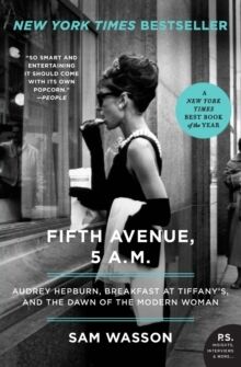 Fifth Avenue, 5 A.M. :